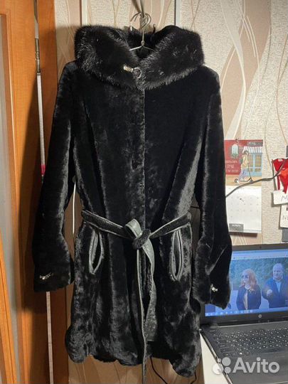 Шуба мутоновая с капюшоном