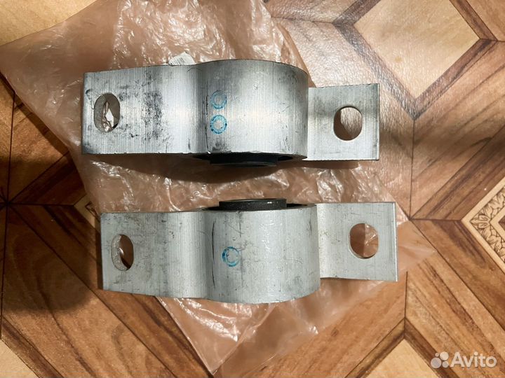 Сайлентблоки пепередних рычагов subaru sti