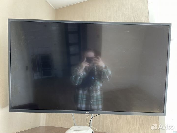 Телевизор LG 43UM7300PLB