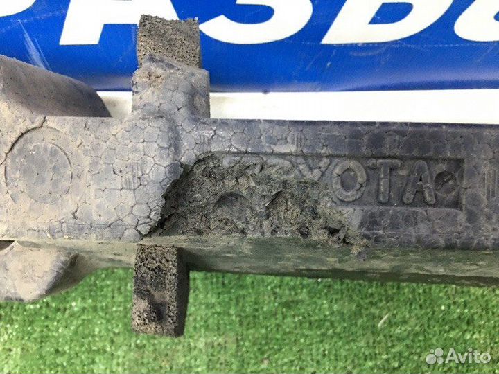 Абсорбер бампера передний Toyota Rav 4