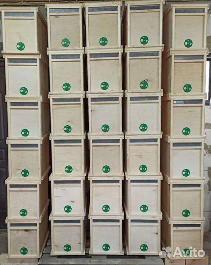 Ящики под пчелопакеты, рамконосы