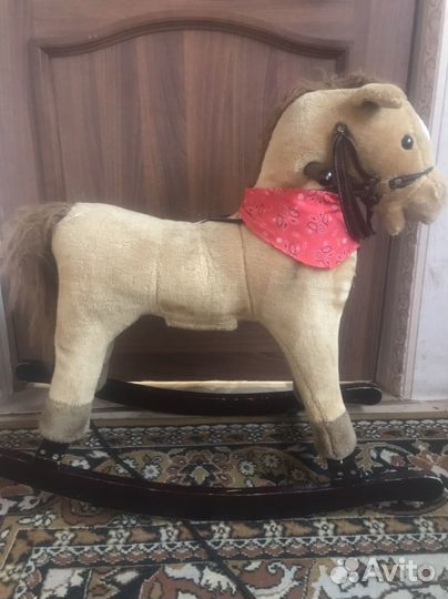 Детская качалка лошадь