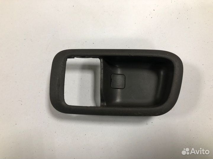 Накладка на ручки дверей передняя левая Toyota