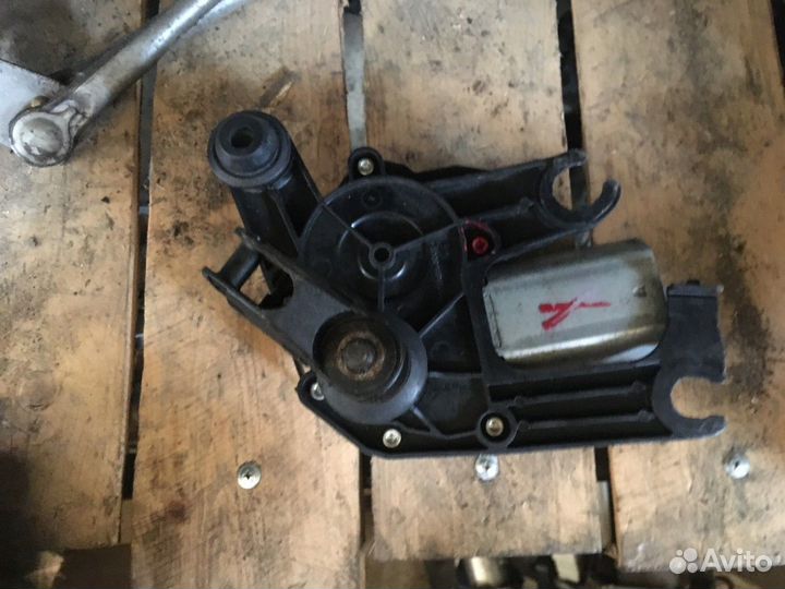 Моторчик стеклоочистителя задний (Peugeot 308)