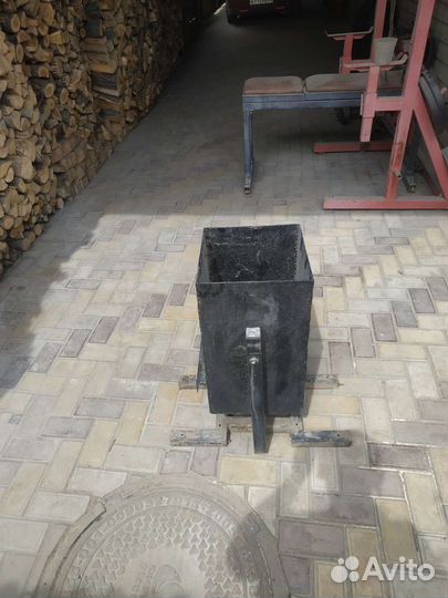 Мусорный бак корзина уличный