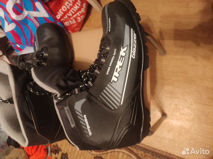 Лыжные ботинки 44 размера trek