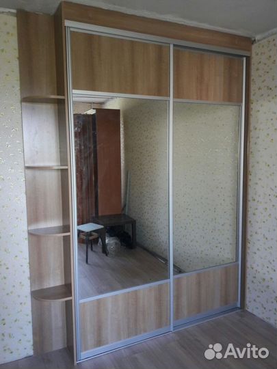 Шкаф-купе встроенный в нишу