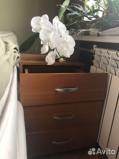 Тумбочка 43 см длина, 44,5 см ширина, 52 см высота