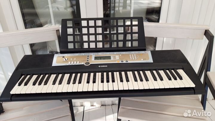 Синтезатор yamaha psr R200