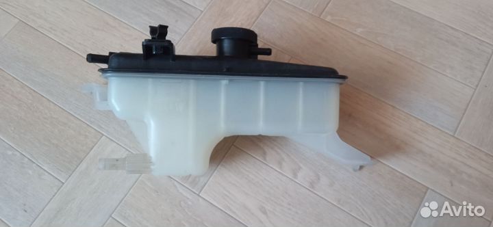 Расширительный бачок Рав 4, 2006 год, ха30