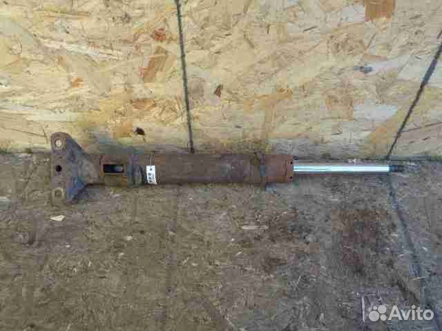 Амортизатор передний L Mercedes E-klasse W124