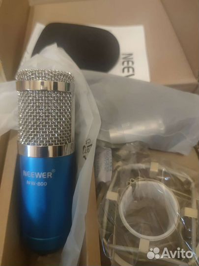 Студийный конденсаторный микрофон