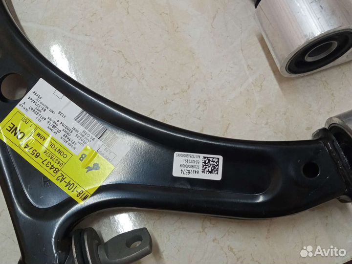 Передний правый рычаг подвески chevrolet malibu 9