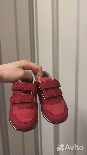 Кроссовки для малышей 21 размер новые