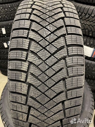 Pirelli Ice Zero FR 245/45 R20 103H