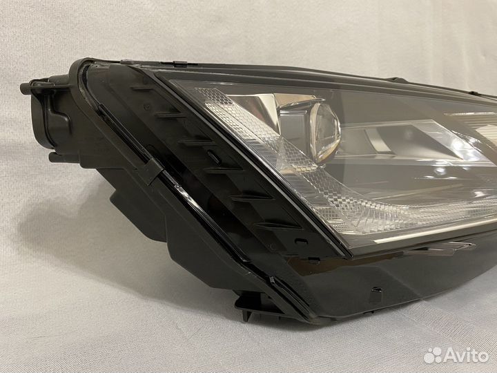 Фара правая Octavia A8 Matrix Led 2020-2023