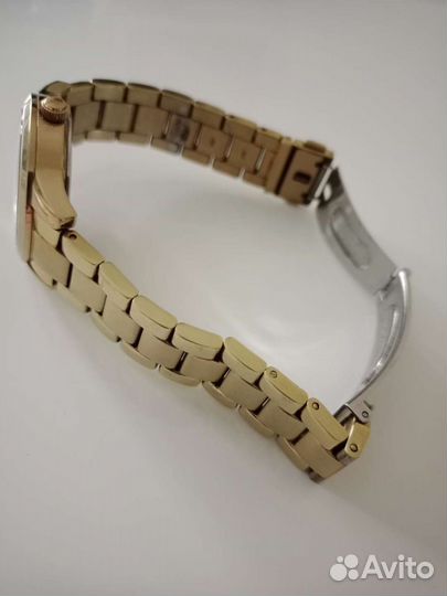 Часы женские guess