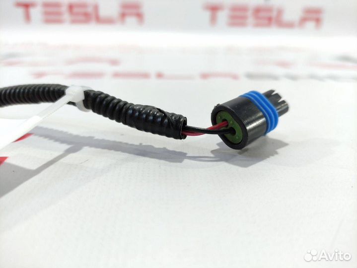 Разъем (фишка) проводки Tesla Model S 2015