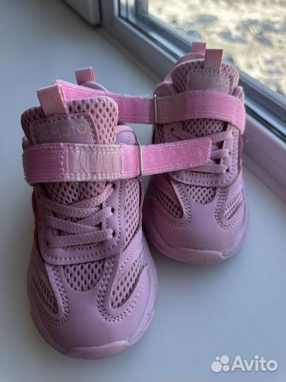 Кроссовки на девочку
