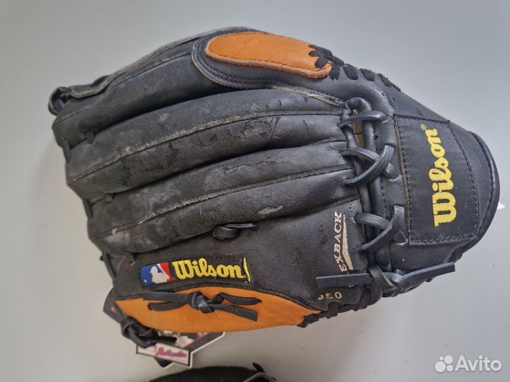 Бейсбольная перчатка