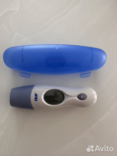 Электронный градусник AND