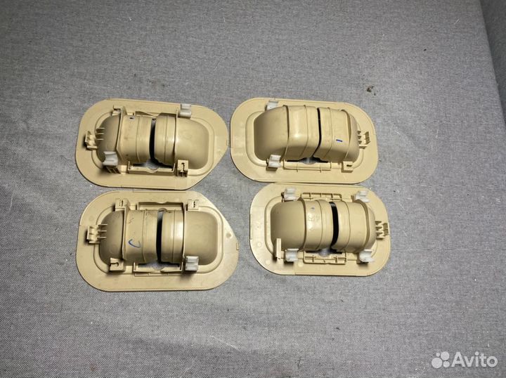 Накладка замка второго ряда сидений Lexus LX 570