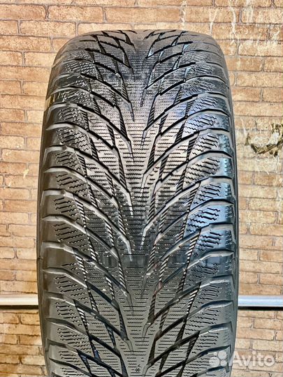 Nokian Tyres Hakkapeliitta R2 255/40 R19