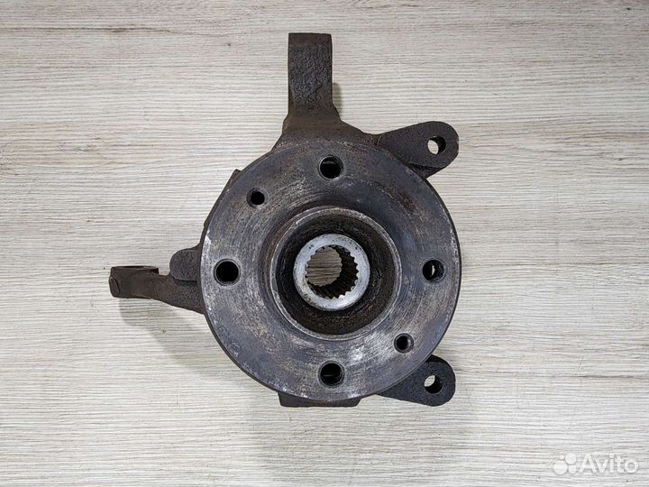 Кулак поворотный правый Renault Laguna 1