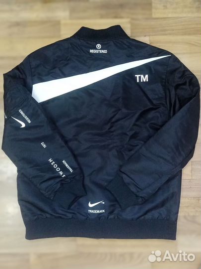Бомбер Nike двухсторонний