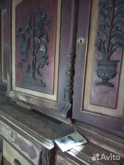 Антикварный буфет