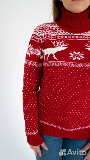 Свитера с оленями оптом от производителя