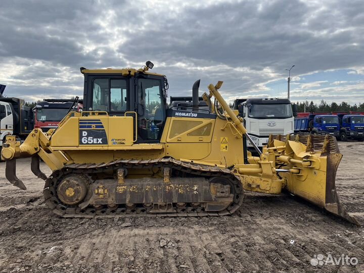 Komatsu D65EX-16, 2017