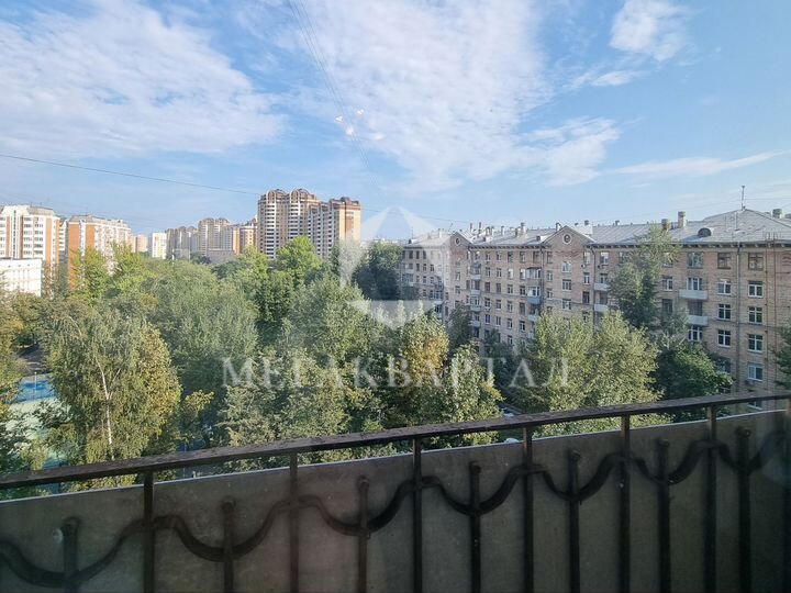 2-к. квартира, 65 м², 8/8 эт.