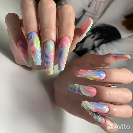 Модель на наращивание ногтей