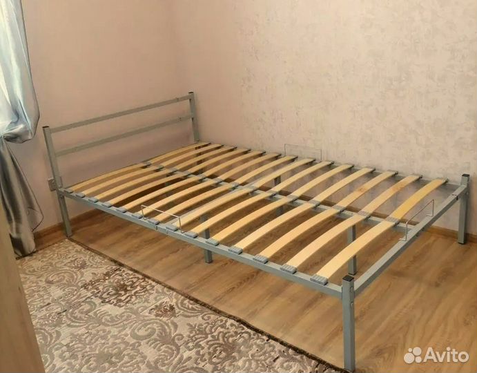 Кровать полуторная