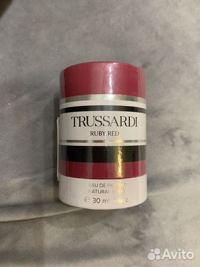 Trussardi ruby red 30 мл новые