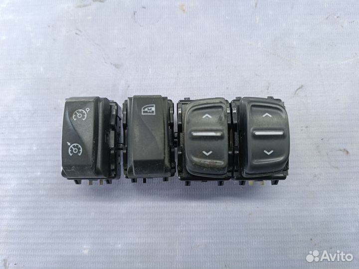 Кнопка Renault Logan 2