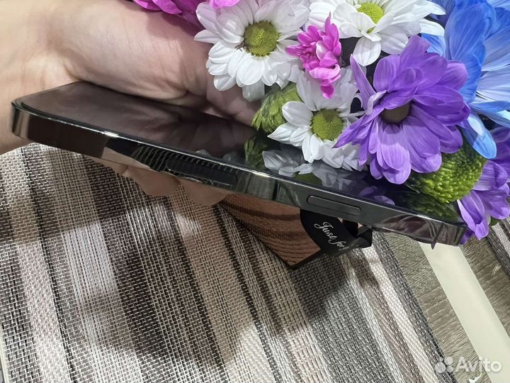 Телефон iPhone хр в корпусе 13 про