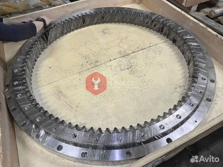 Опорно-поворотный круг PC240-8K 206-25-00301