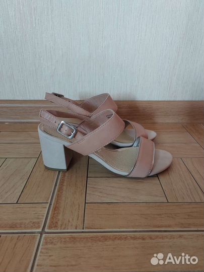 Босоножки женские