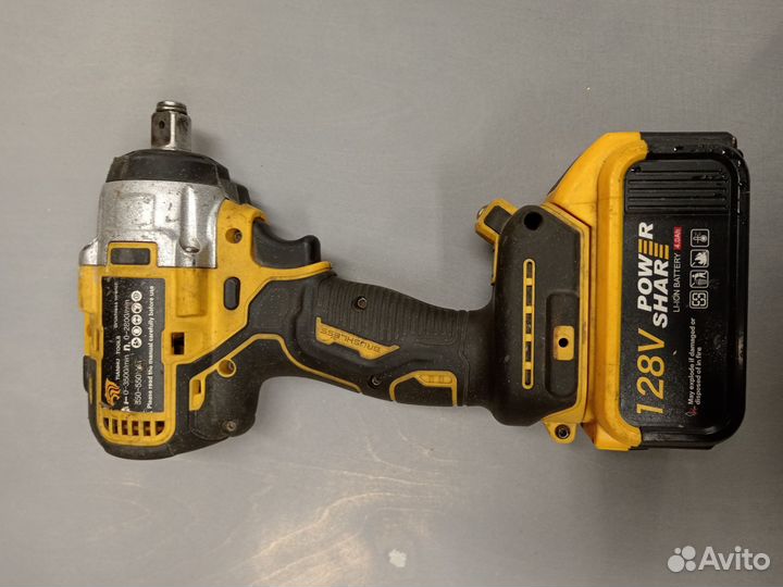 Набор: аккумуляторный гайковерт, болгарка