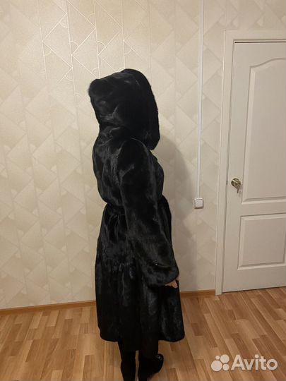 Шуба норковая blackglama с капюшоном