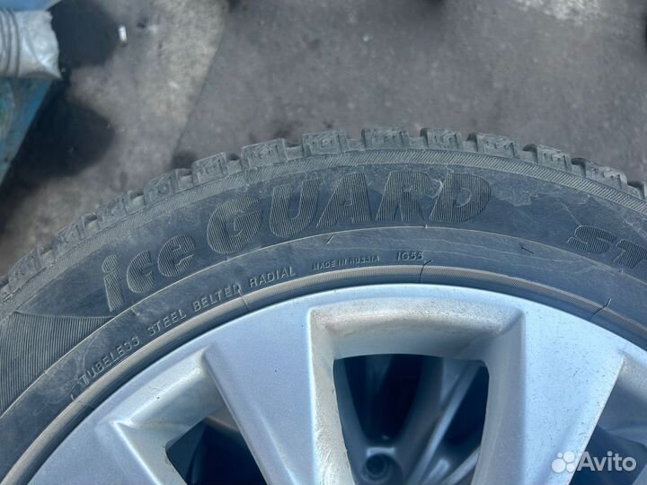 Yokohama Ice Guard Stud IG55 215/55 R17 98T