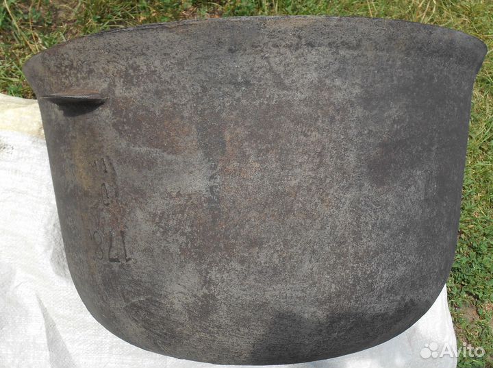 Казан (бак, чан, котёл) чугунный 1783 г.в