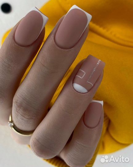 Маникюр,педикюр &наращивание ногтей