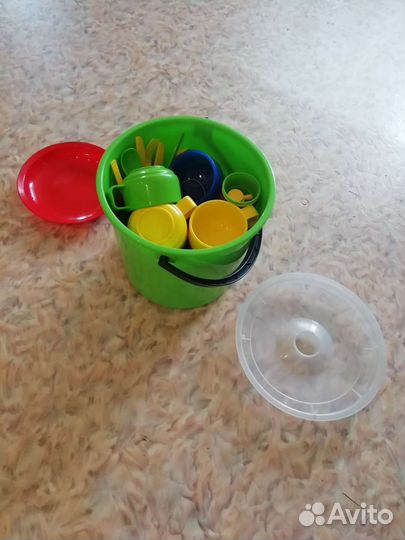 Набор пластиковой посуды для пикника на 7 персон