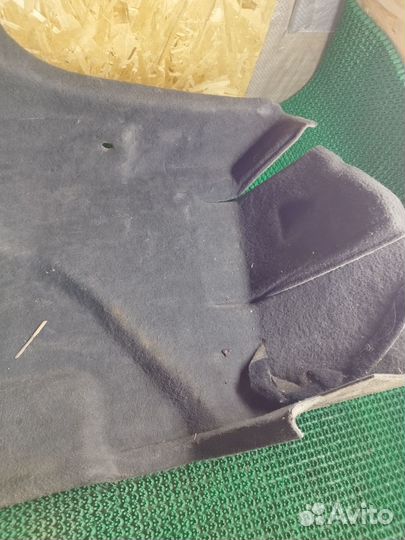 Обшивка багажника правая мерседес w220 S-klass