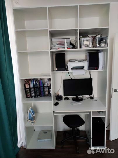 Встраиваемый компьютерный стол в шкаф