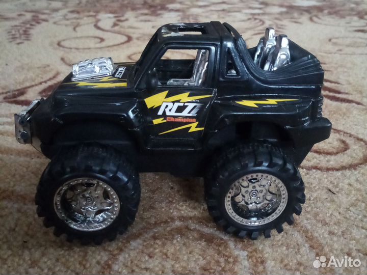 Внедорожник игрушка