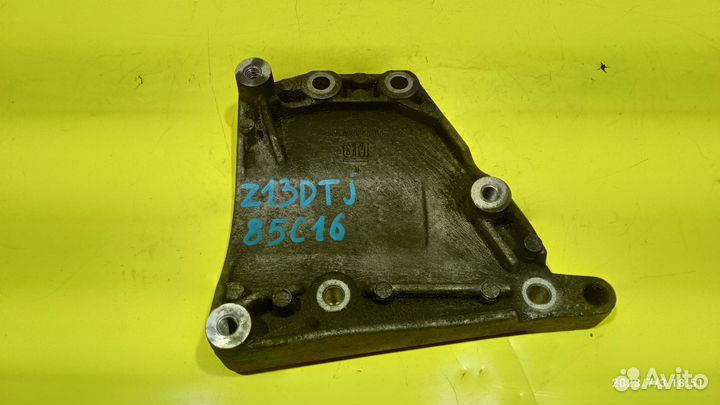 Кронштейн компрессора кондиционера Opel Corsa D